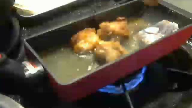 ✡から揚げ料理配信！寝起きすっぴんってこんなもんエロ期待せず高画質つら着エロおかずには生殺し - FC2 Video